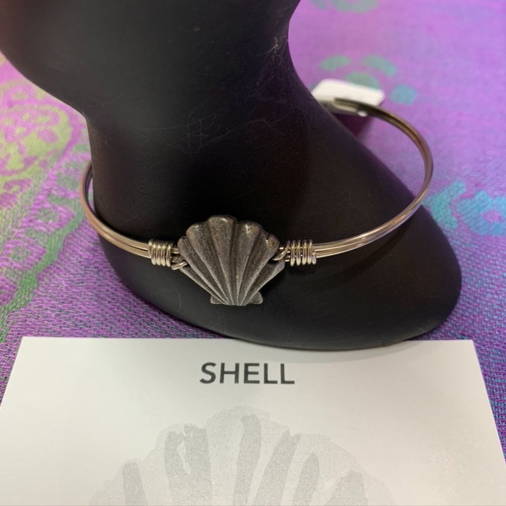 NWT Luca & Danni Shell Bangle Bracelet